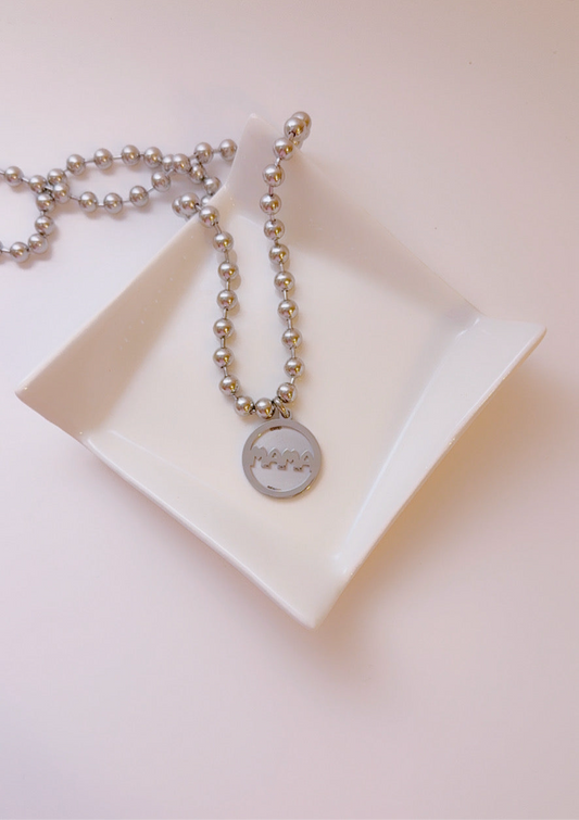 Mamá Necklace